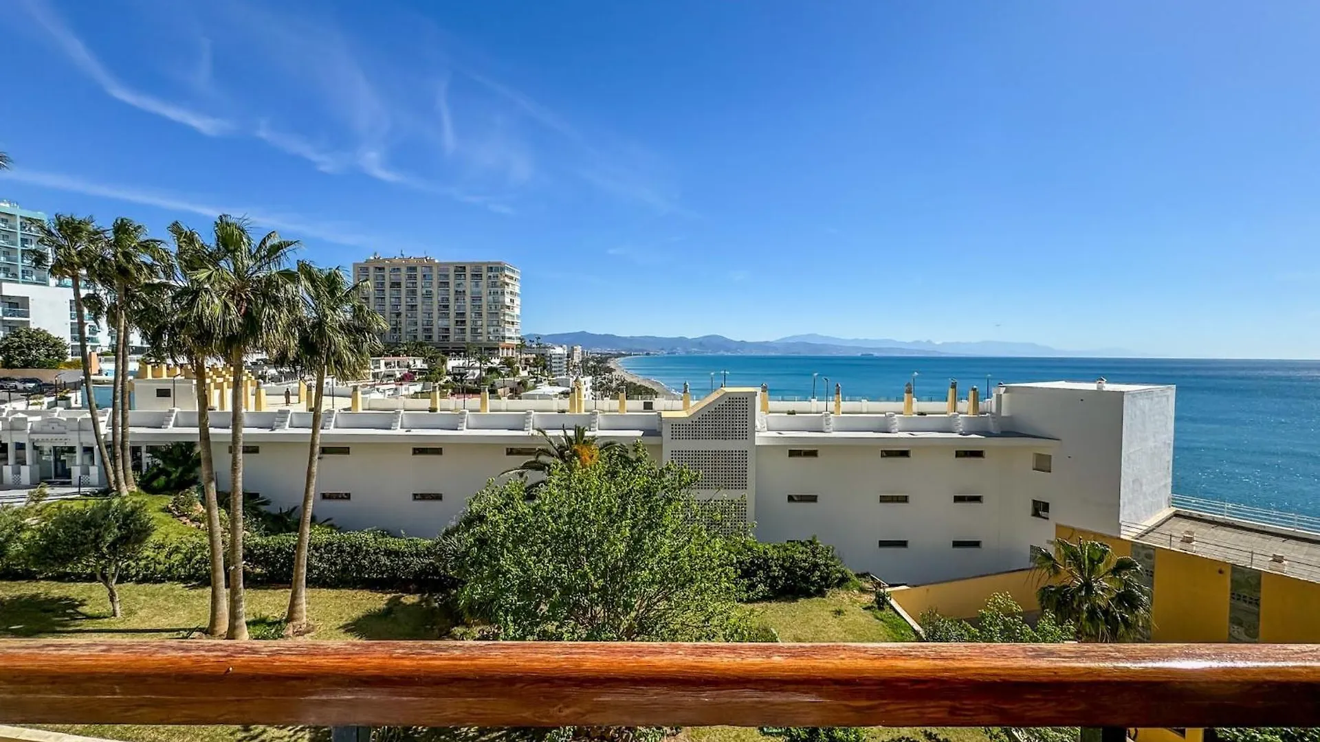 Sea-View Apartment With Balcony Τορρεμολίνος 0*,  Ισπανία