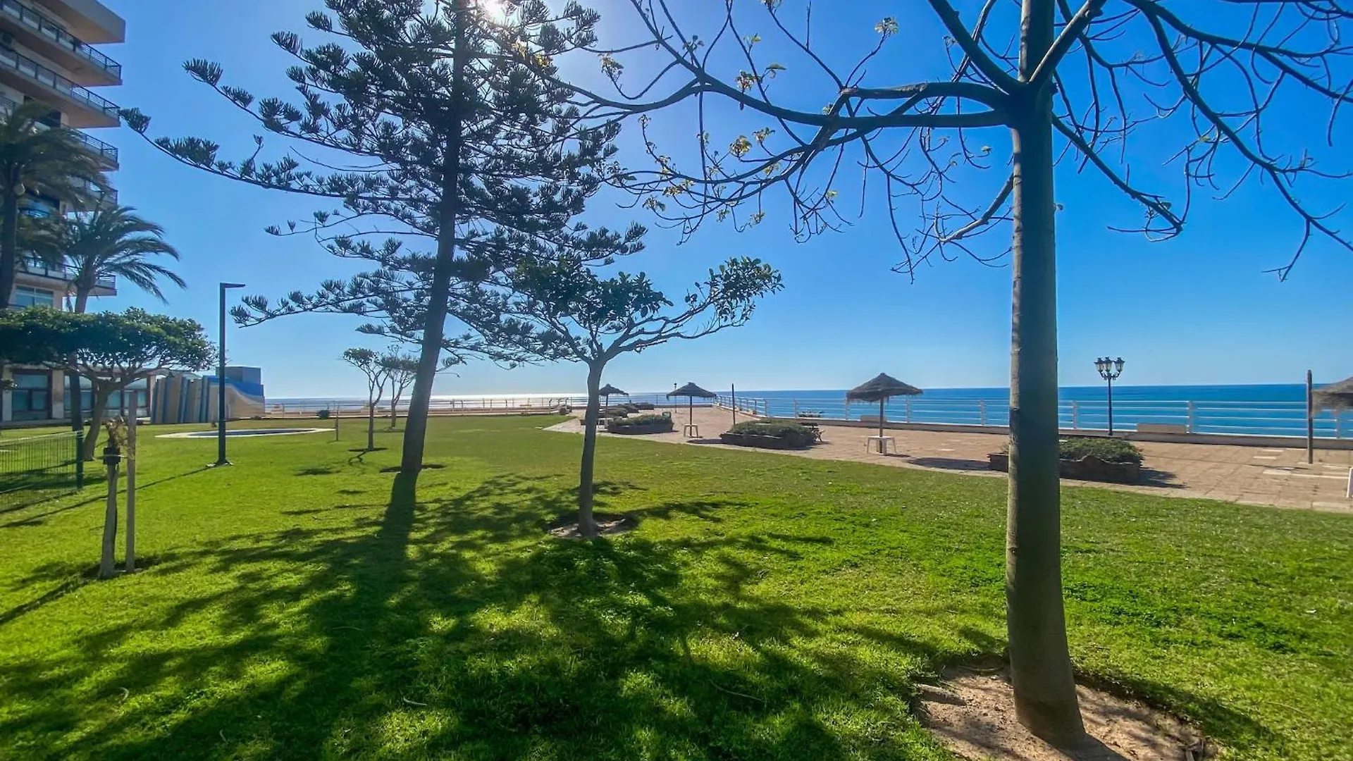 Sea-View Apartment With Balcony Τορρεμολίνος
