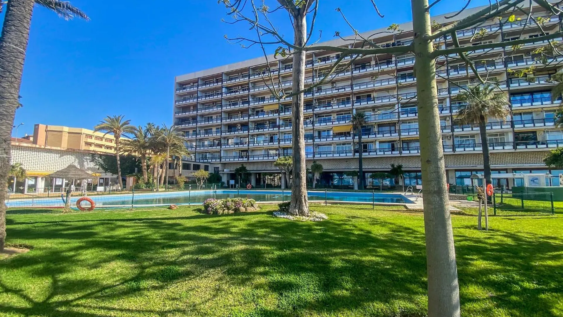 Sea-View Apartment With Balcony Τορρεμολίνος