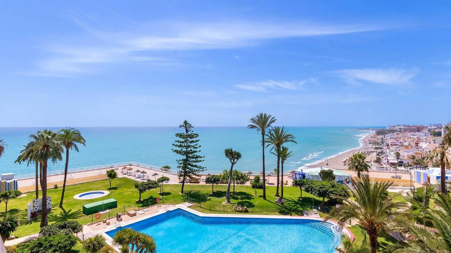 Sea-View Apartment With Balcony Τορρεμολίνος